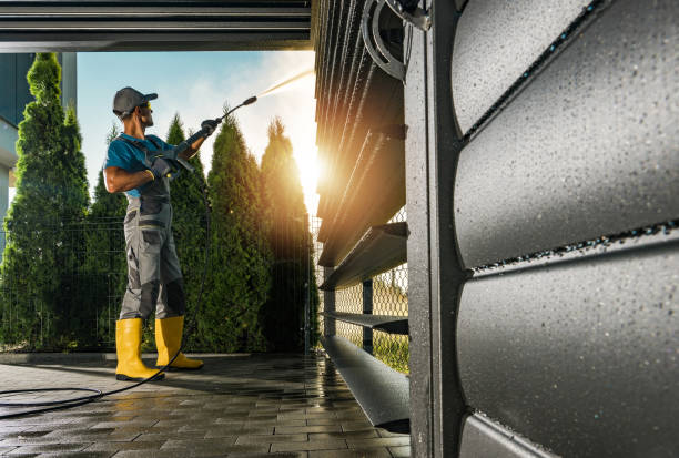 Best Driveway Pressure Washing  in Newport East, RI